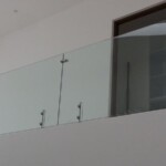 Barandal de cristal templado con minipostes Barandal de cristal templado con minipostes