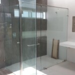 Cancel de baño con cristal templado con herrajes Cancel de baño con cristal templado con herrajes